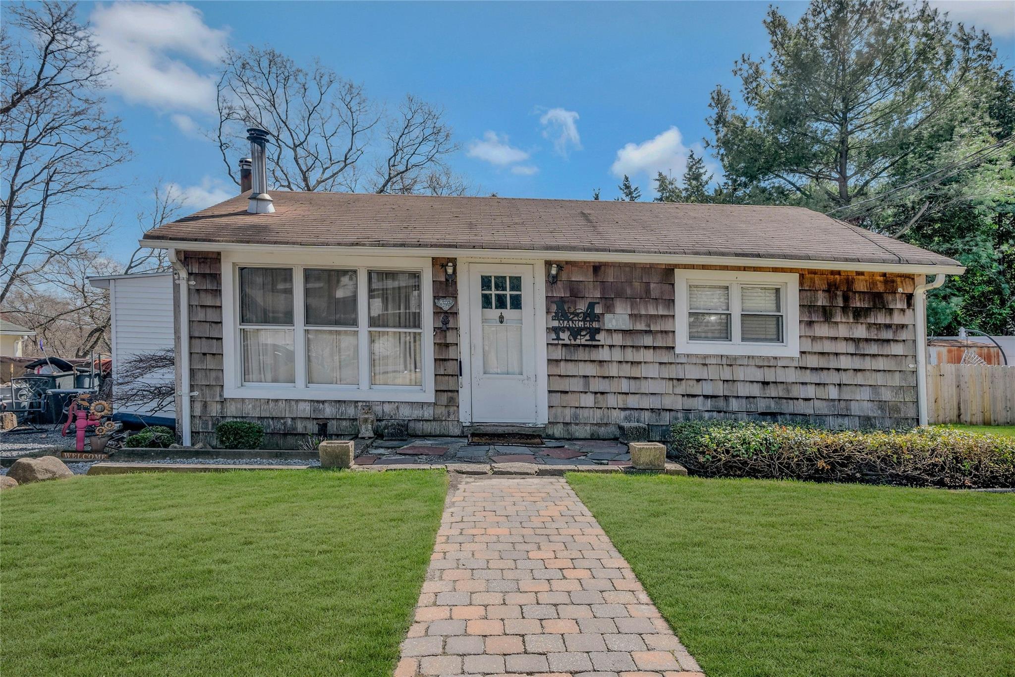 24 Garden Road, Rocky Point, New York image 1