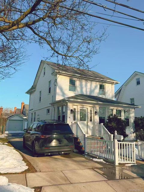 30 Herkomer Street New Hyde Park NY 11040