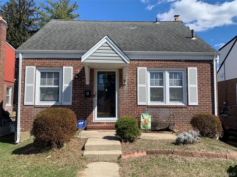 Homes For Sale - 6 Wilton Street<br/> New Hyde Park, NY 11040