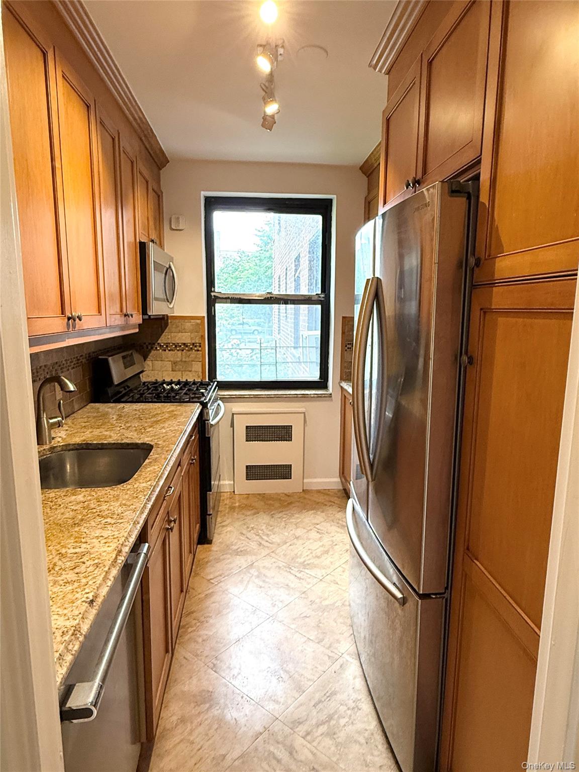 25-40 Union Street 1G