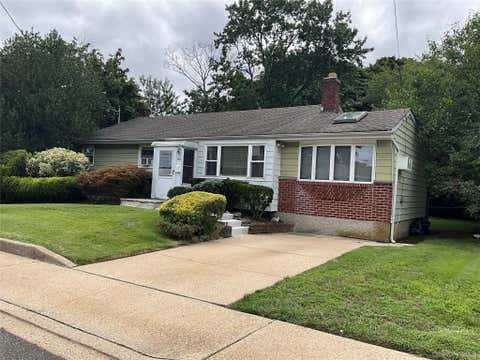 Homes For Rent - 195 Central Park Road<br/> Plainview, NY 11803