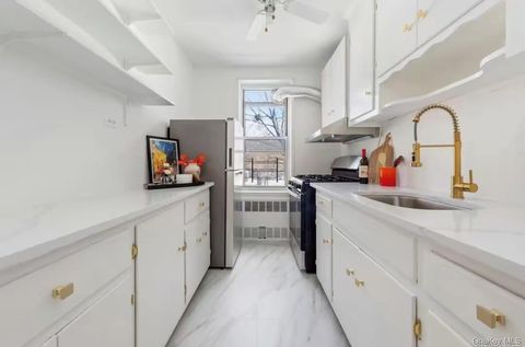 Photo of 3304 93rd Street #2M, Jackson Heights, NY 11372 (MLS # 965408)