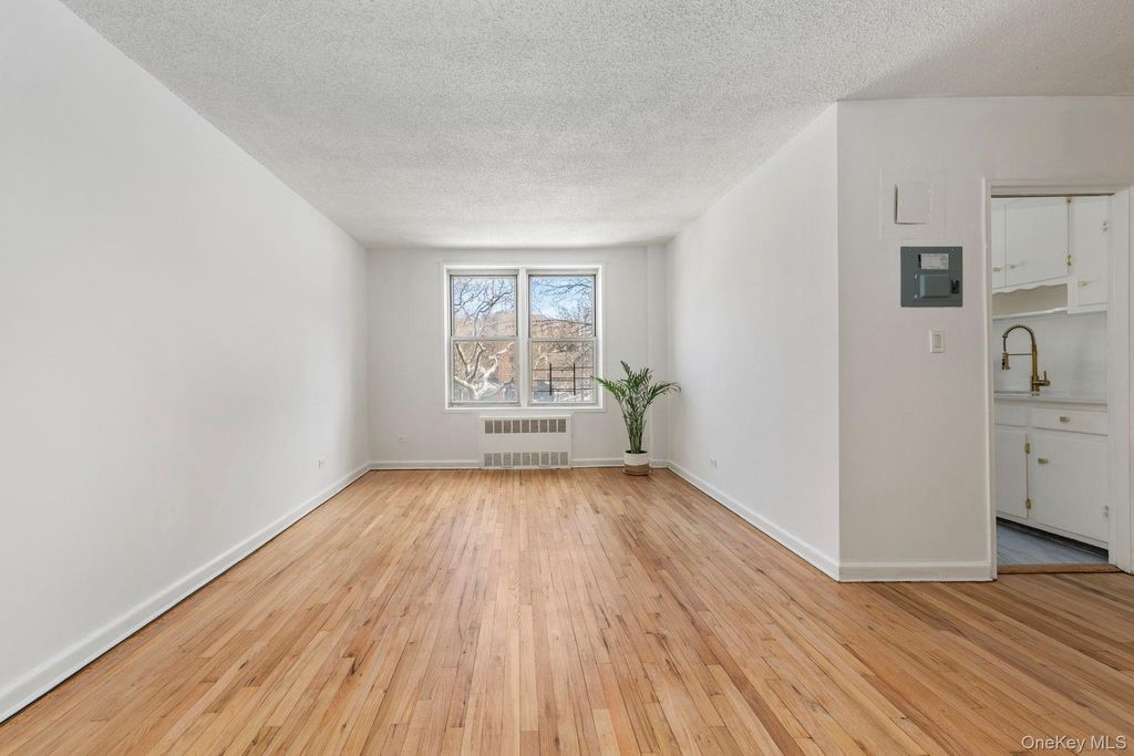 Photo of 3304 93rd Street #2M, Jackson Heights, NY 11372 (MLS # 965408)