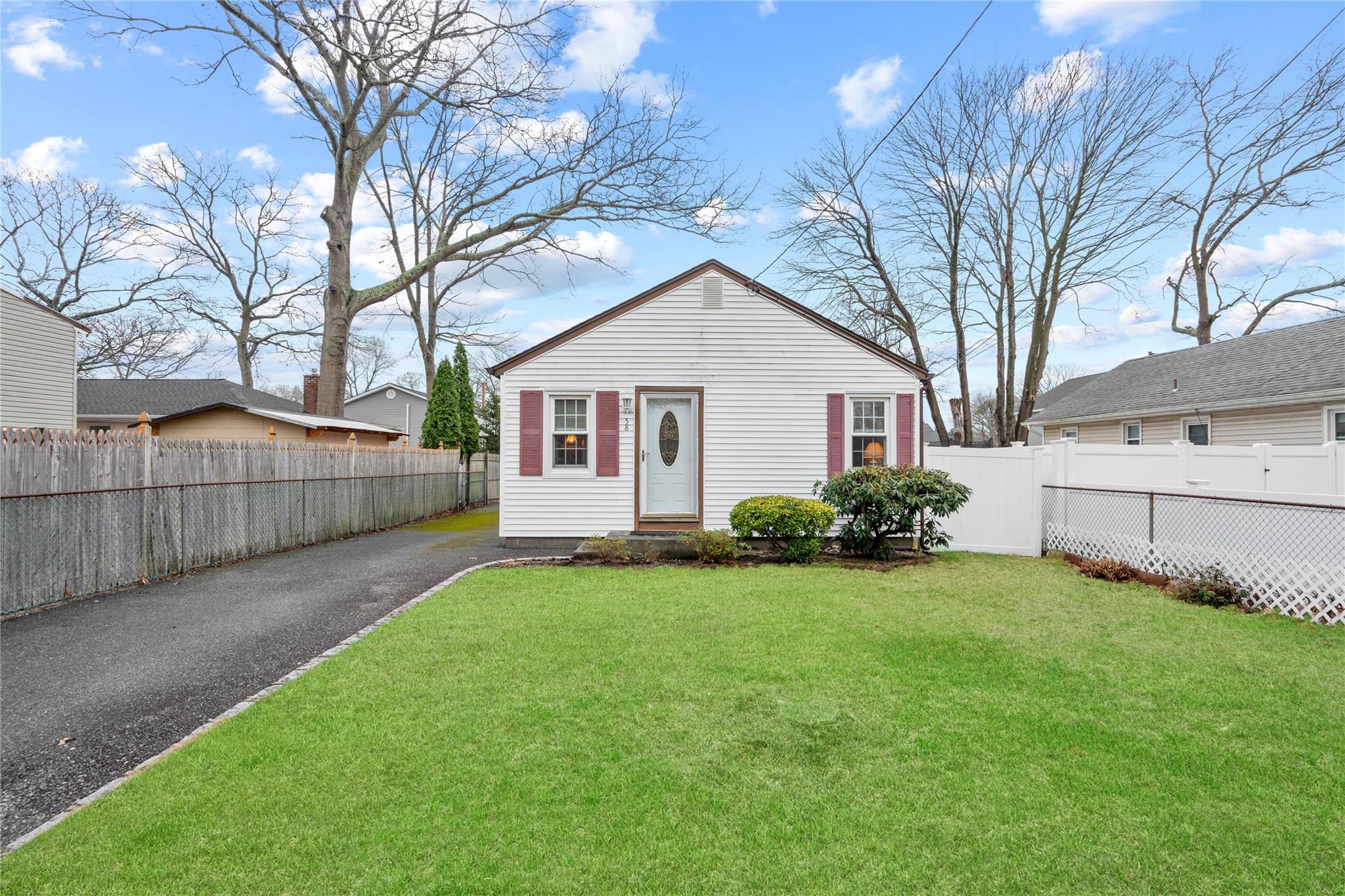 58 11th Street, Ronkonkoma, New York image 1