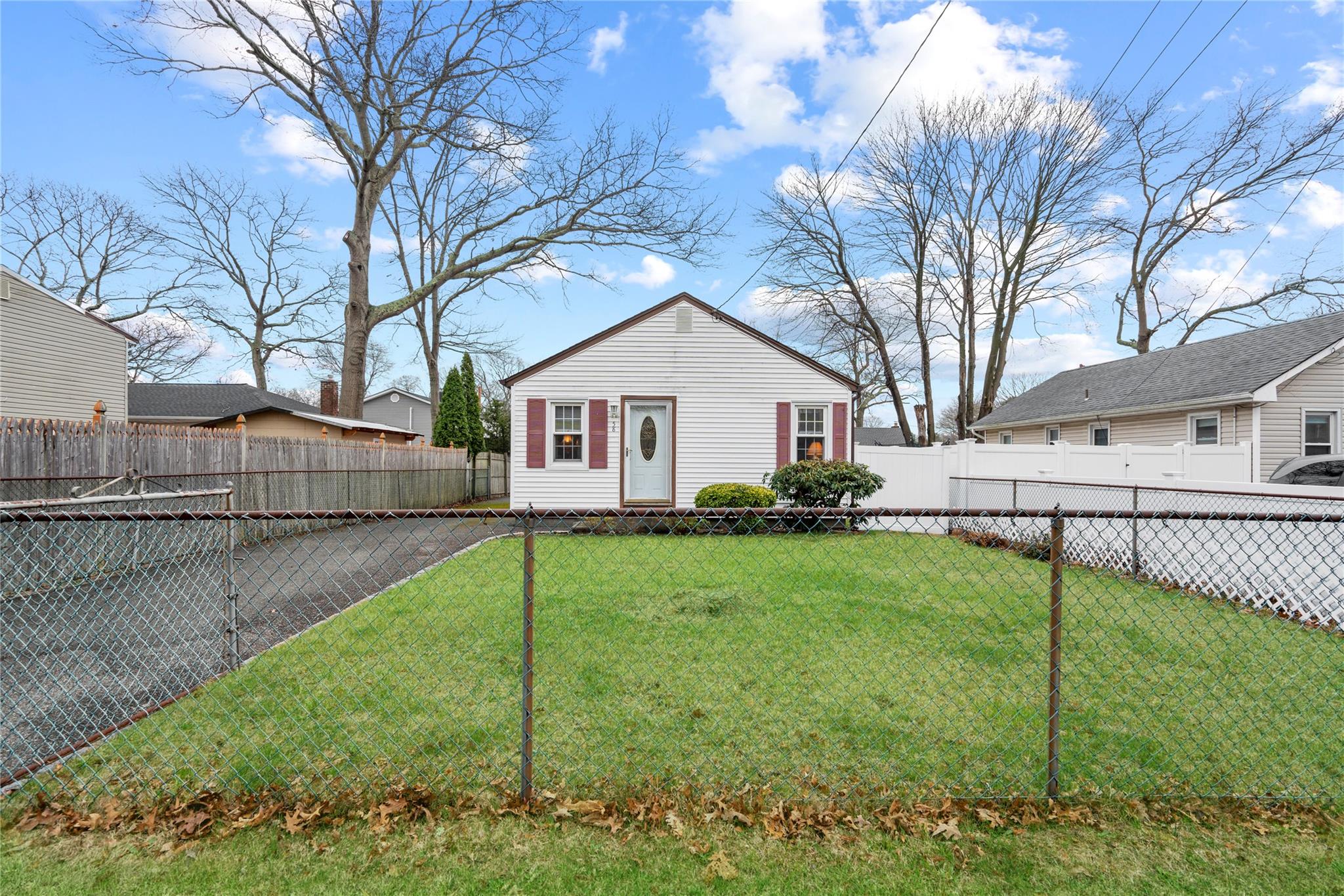 58 11th Street, Ronkonkoma, New York image 4
