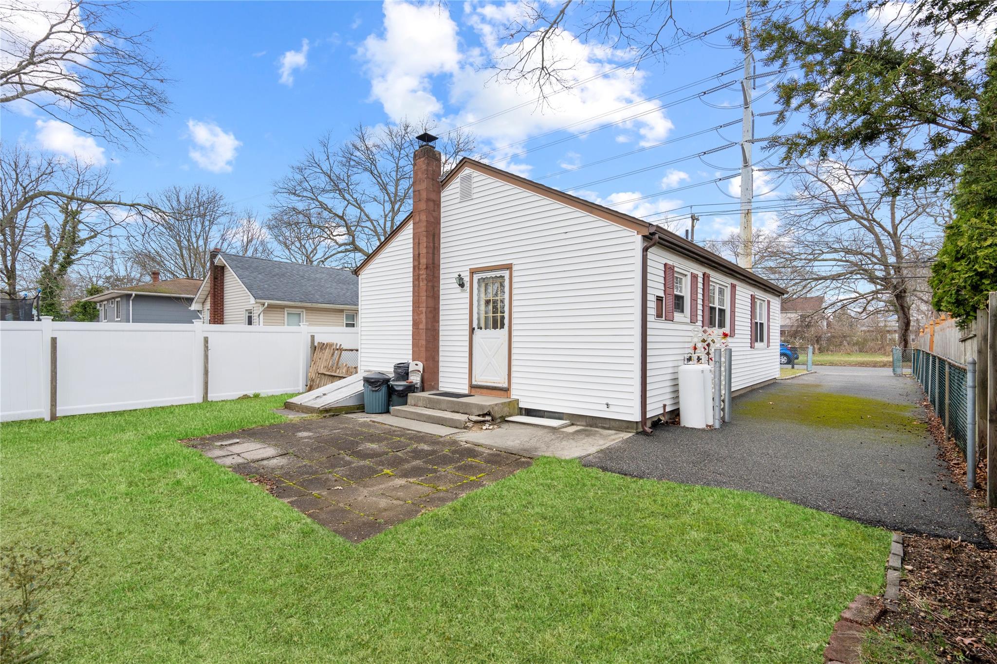 58 11th Street, Ronkonkoma, New York image 25