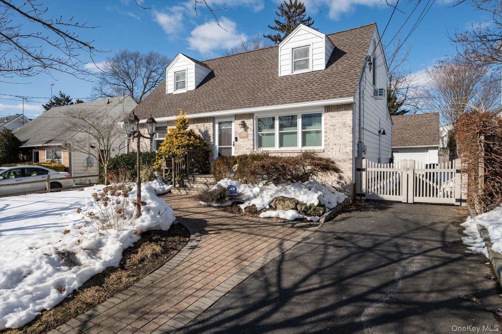 Photo of 1741 Bushwick Avenue, Merrick, NY 11566 (MLS # 960992)