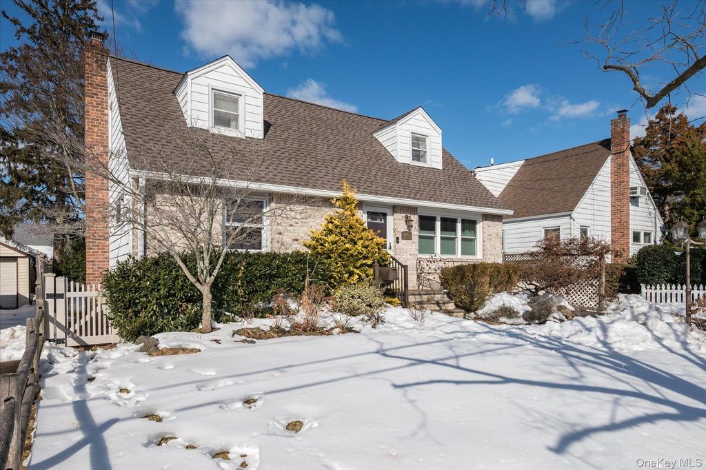 Photo of 1741 Bushwick Avenue, Merrick, NY 11566 (MLS # 960992)