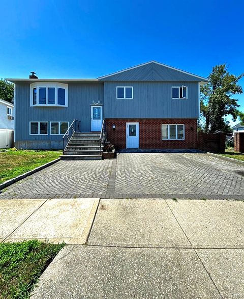 Photo of 300 Branch Avenue, Freeport, NY 11520 (MLS # 903663)