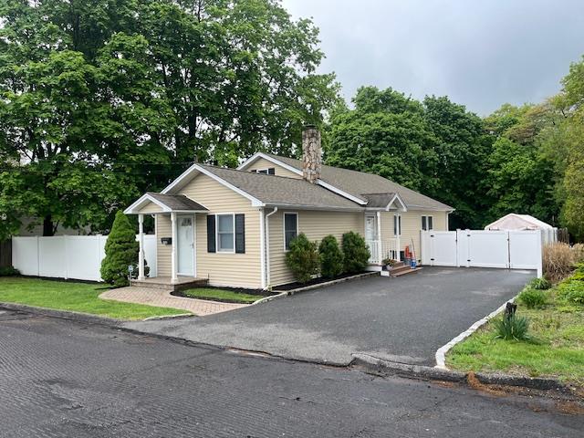 156 W 21st Street, Huntington Station, New York image 1
