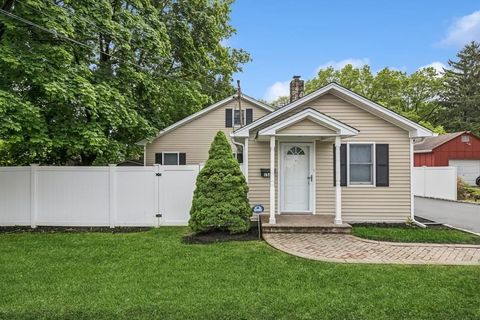 156 W 21st Street Huntington Station NY 11746