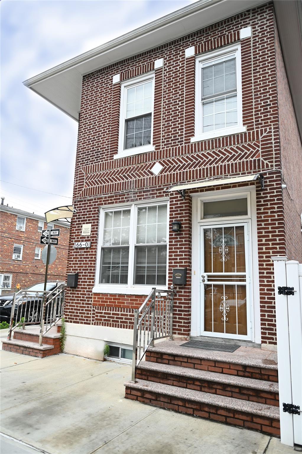 Property for Sale at 65th Avenue, Flushing, Queens, NY - Bedrooms: 5 
Bathrooms: 3 
Rooms: 11  - $1,279,000