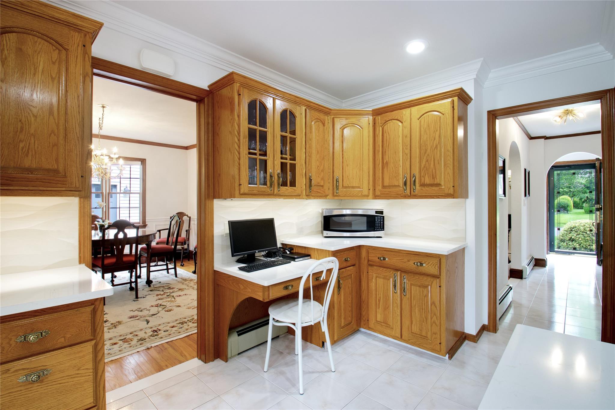 66 Huntington Road, Garden City, New York image 18