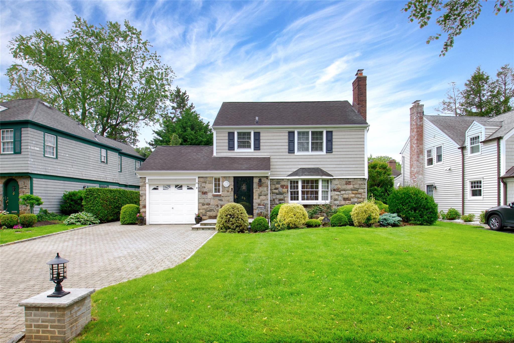 66 Huntington Road, Garden City, New York image 1