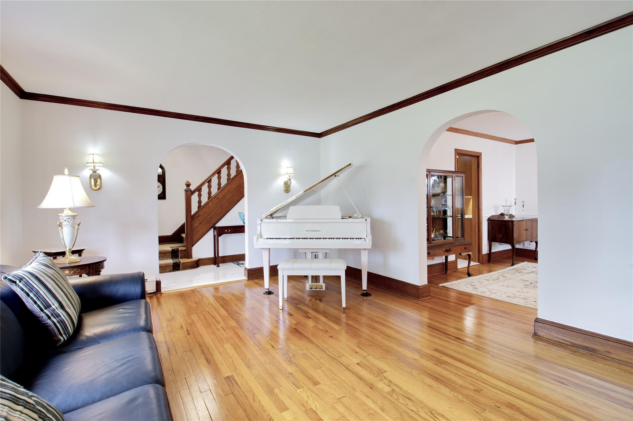 66 Huntington Road, Garden City, New York image 8