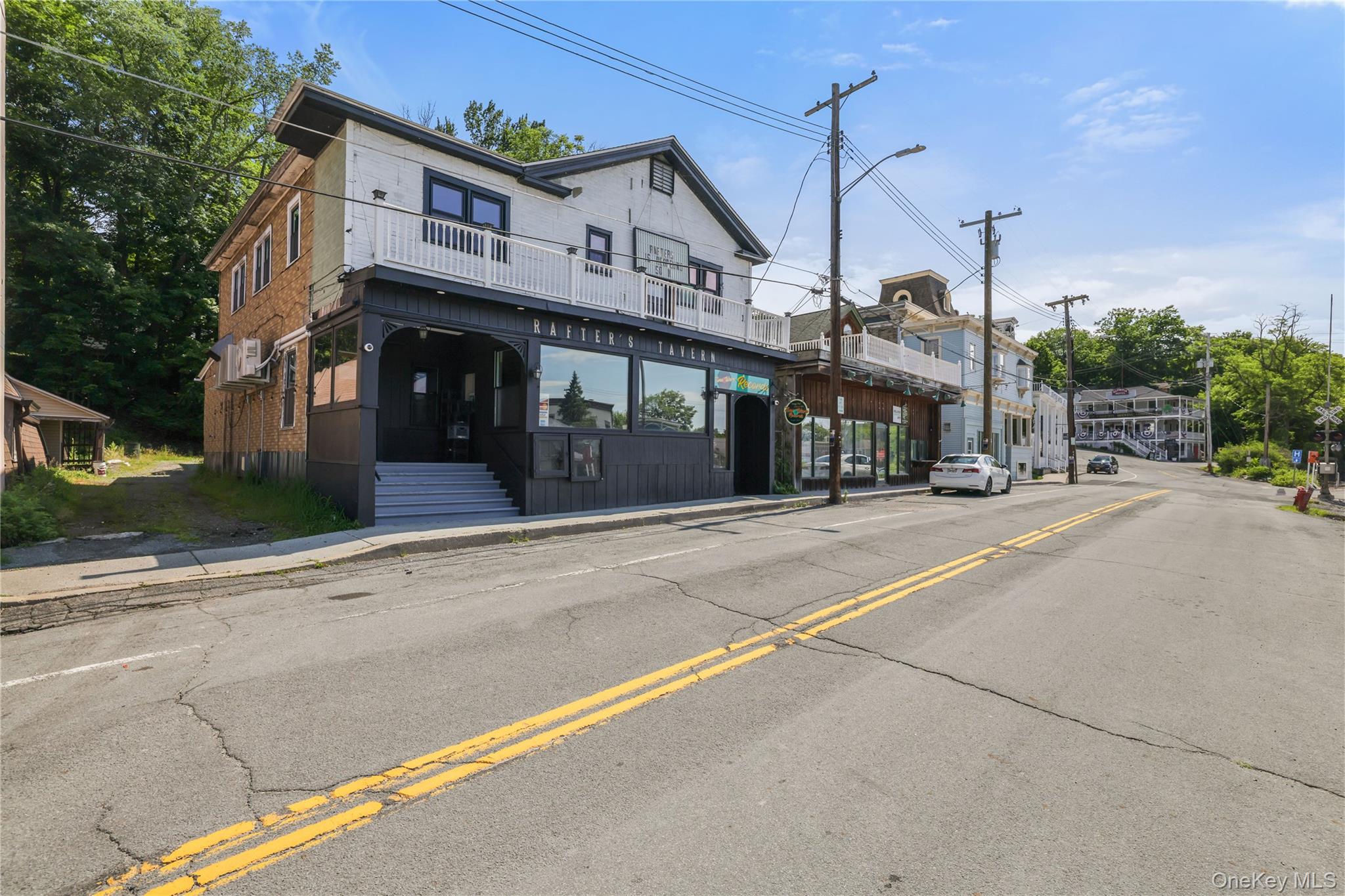28 Upper Main Street