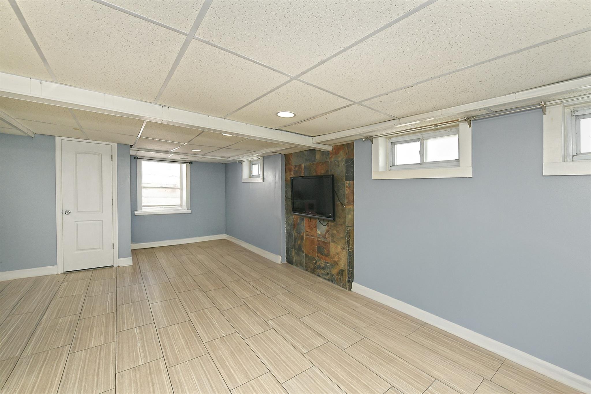 407 Larkfield Road, East Northport, New York image 28