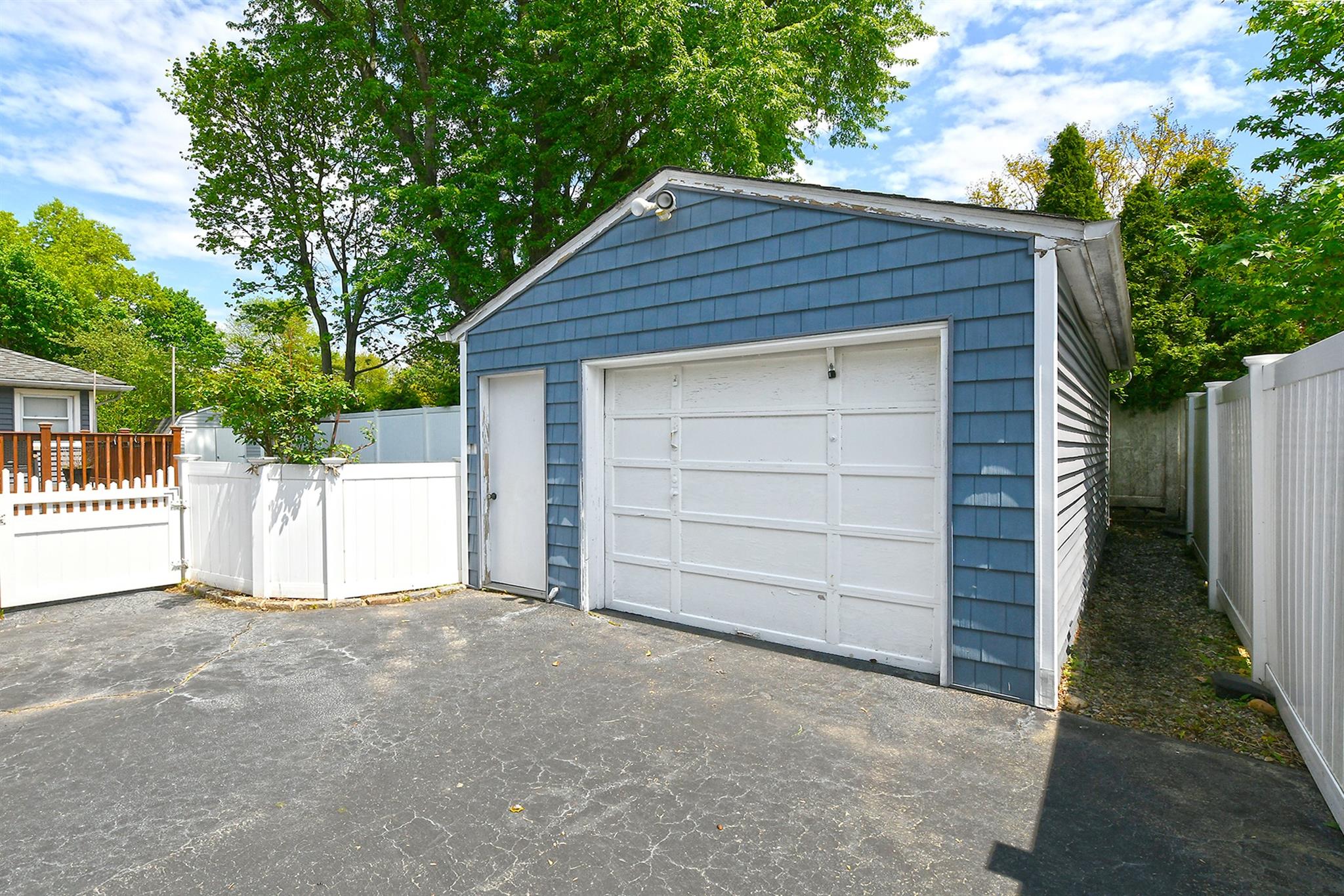 407 Larkfield Road, East Northport, New York image 38