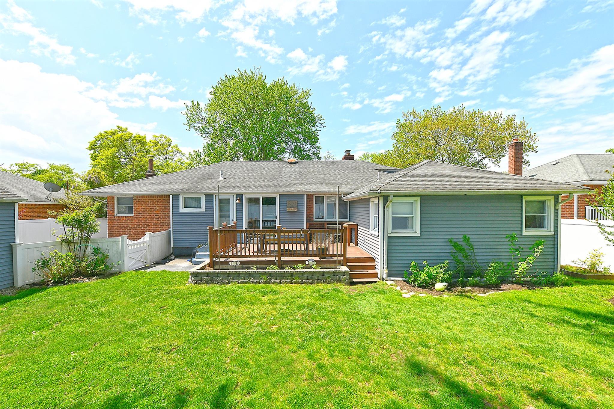 407 Larkfield Road, East Northport, New York image 37