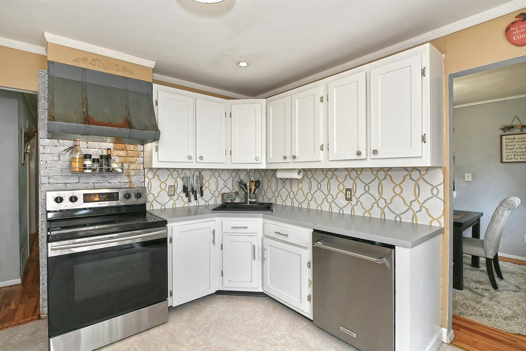 407 Larkfield Road, East Northport, New York image 15