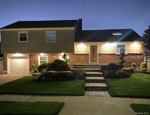 Photo of 344 Harrison Avenue, Massapequa, NY 11758 (MLS # 928513) Photo of 344 Harrison Avenue, Massapequa, NY 11758 (MLS # 928513)