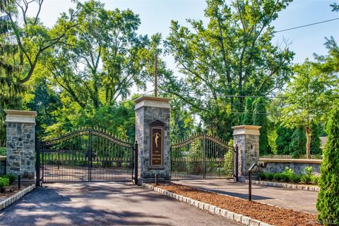 170 Hegemans Lane Old Brookville NY 11545