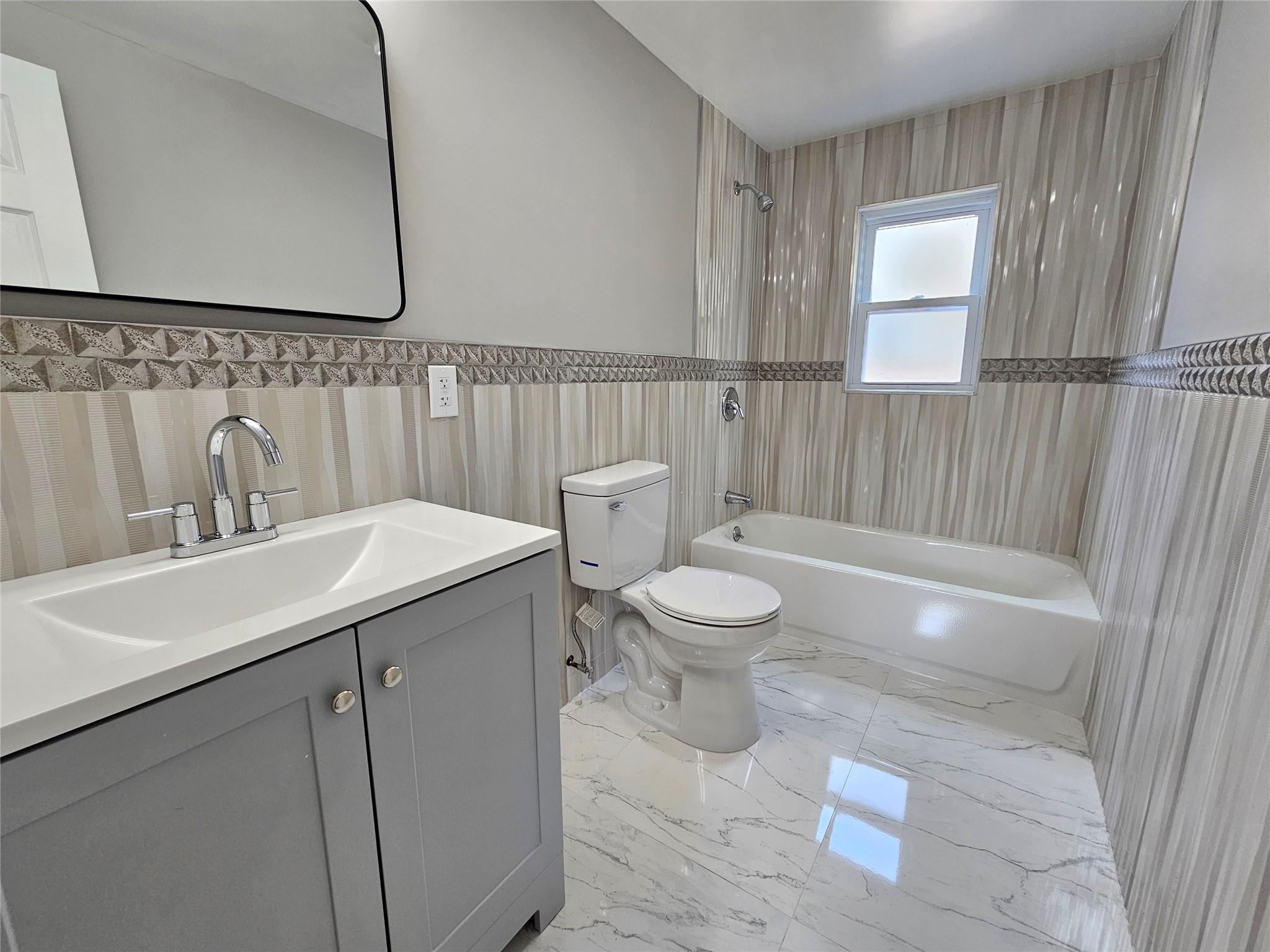71 W Ludlam Avenue, Riverhead, New York image 10
