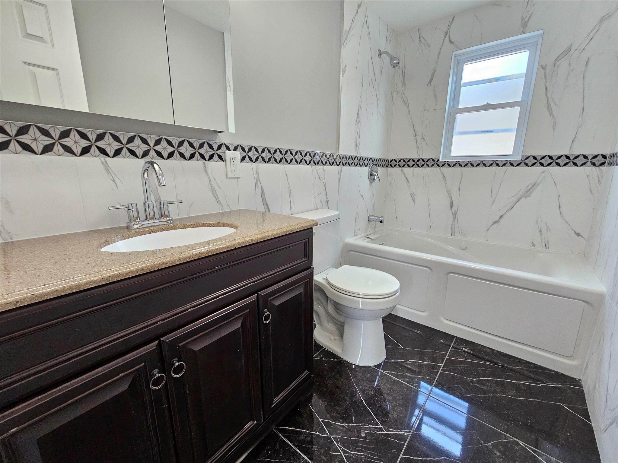 71 W Ludlam Avenue, Riverhead, New York image 19