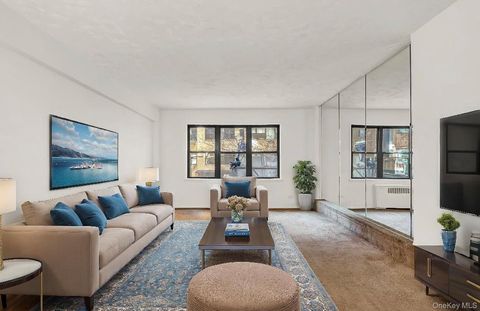 Photo of 301 E 48th Street #2C, New York (Manhattan), NY 10017 (MLS # 920130)