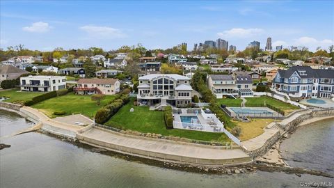 Photo of 135 Kensington Oval, New Rochelle, NY 10805 (MLS # 928565)
