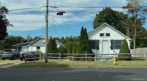 19 Carlson Lane East Northport NY 11731