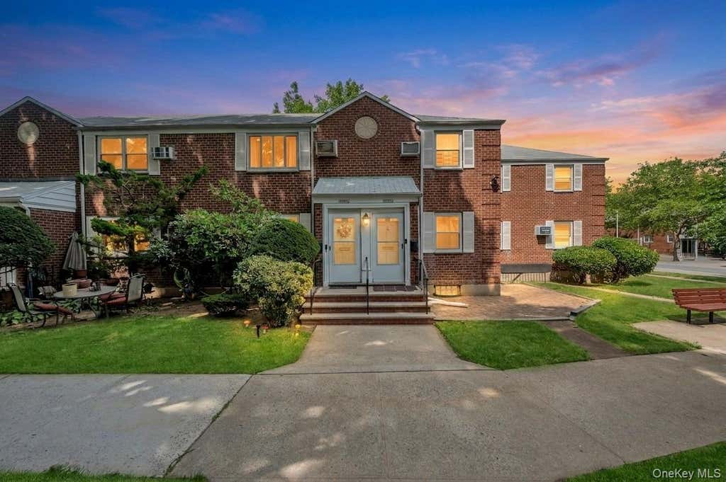 Photo of 263-53 74th Avenue #90E31, Glen Oaks, NY 11004 (MLS # 1018184)