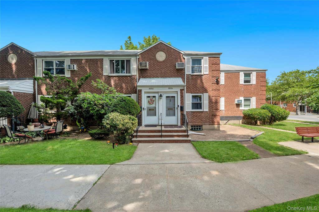 Photo of 263-53 74th Avenue #90E31, Glen Oaks, NY 11004 (MLS # 1018184)