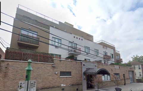 2447 44th Street Astoria NY 11103