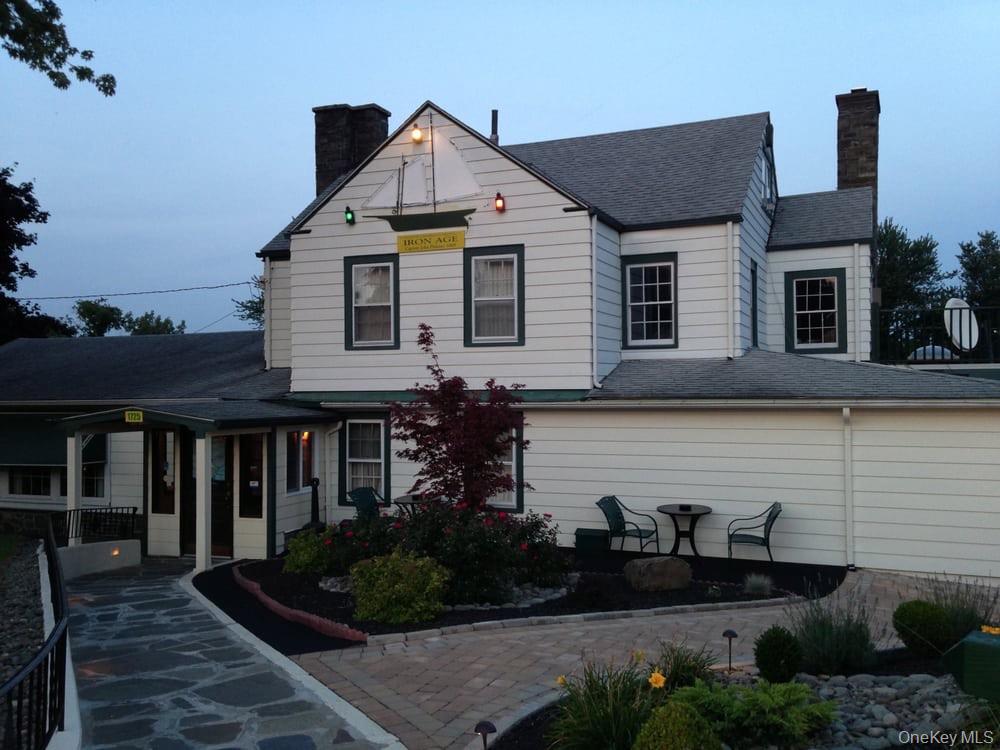 1725 Route 9W