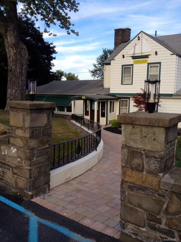 1725 Route 9W