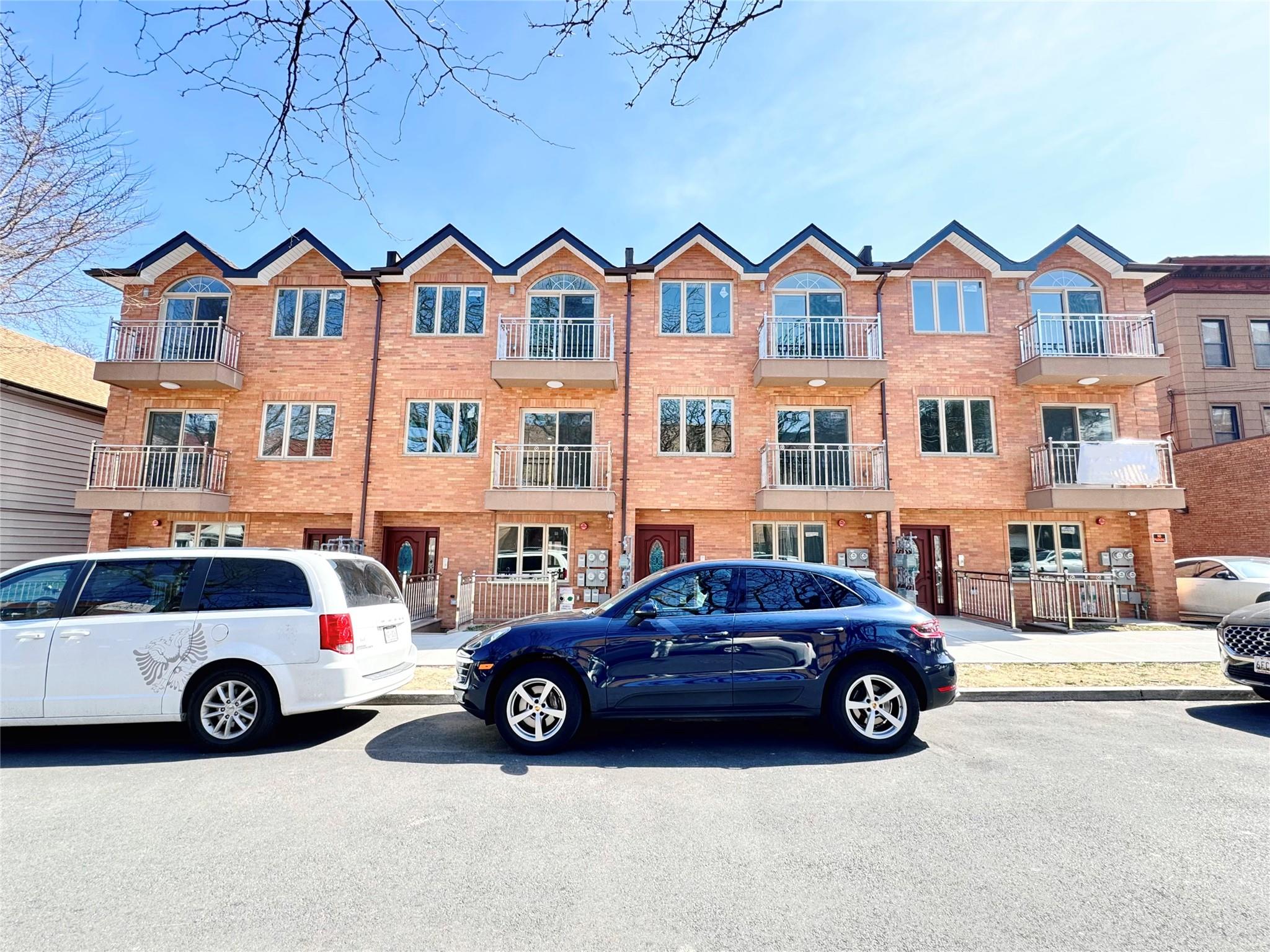 Rental Property at 57th Street 1Fl, Woodside, Queens, NY - Bedrooms: 2 
Bathrooms: 2 
Rooms: 5  - $3,300 MO.