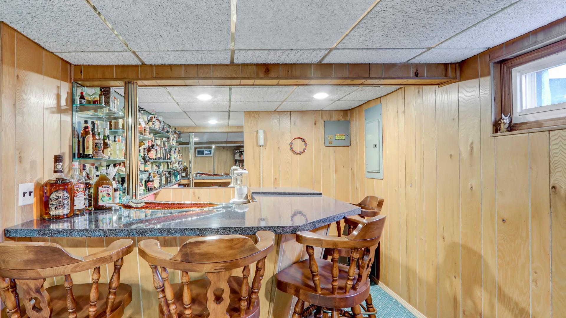 8 Robert Circle, Syosset, New York image 24