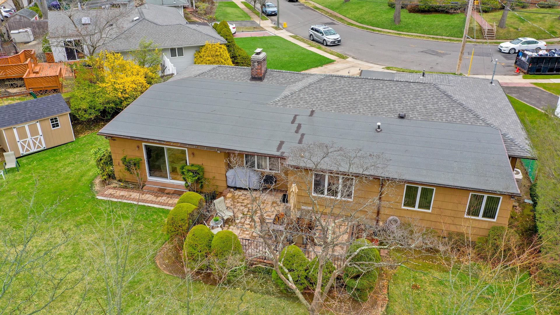 8 Robert Circle, Syosset, New York image 28
