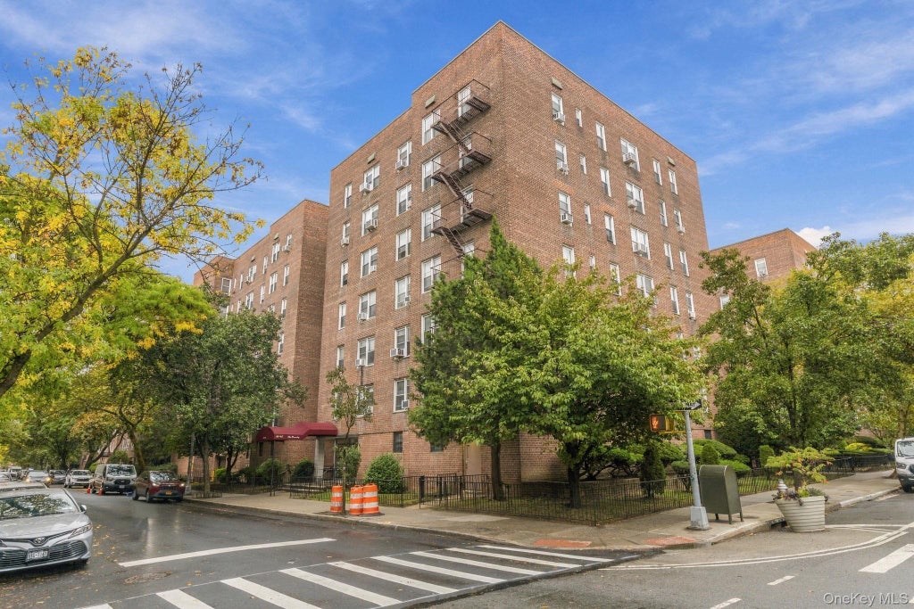 Photo of 33-45 92nd Street #6K, Jackson Heights, NY 11372 (MLS # 1067172)