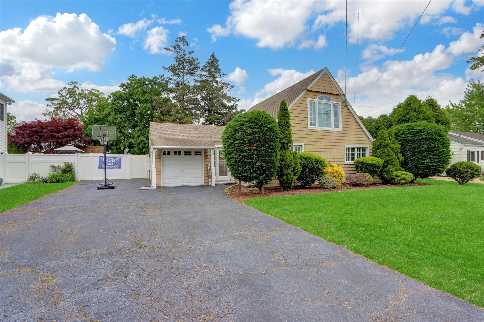 5 Rugby Road Rd, Massapequa, New York image 2