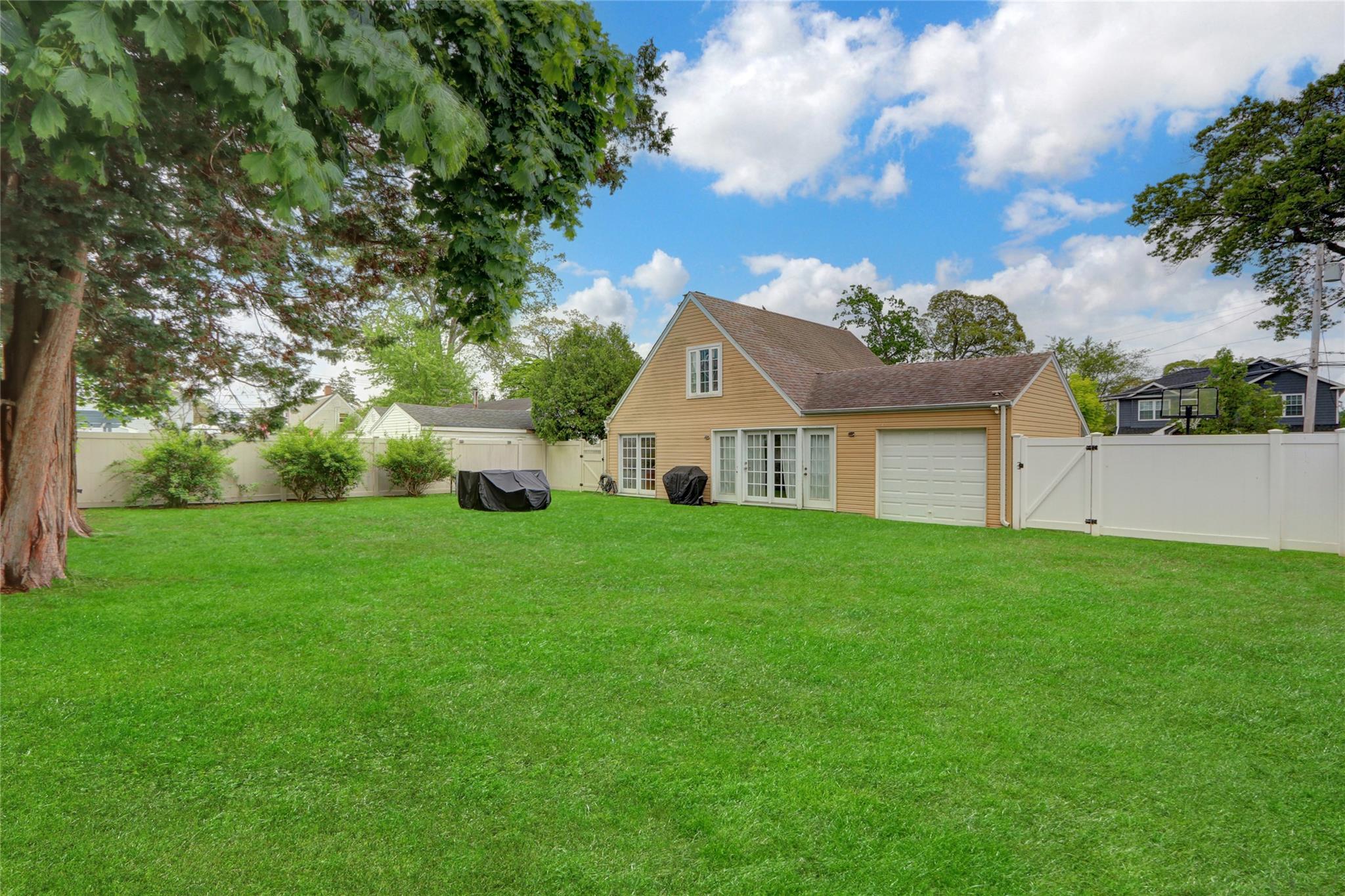 5 Rugby Road Rd, Massapequa, New York image 13