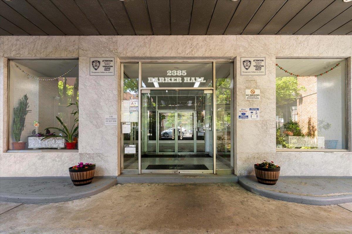 Barker Avenue 1D, Bronx, New York - 2 Bedrooms  
1 Bathrooms  
4 Rooms - 