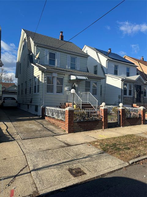 Apartment For Sale - 18823 Mangin Avenue<br/> Saint Albans, NY 11412