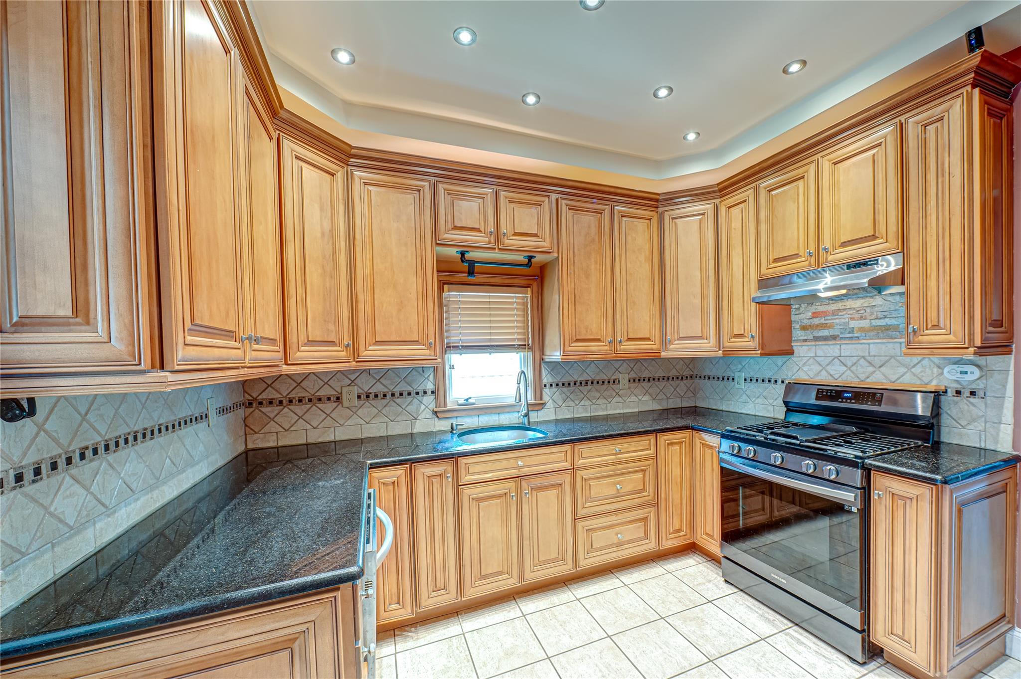 58 W Lido Prom, Lindenhurst, New York image 5