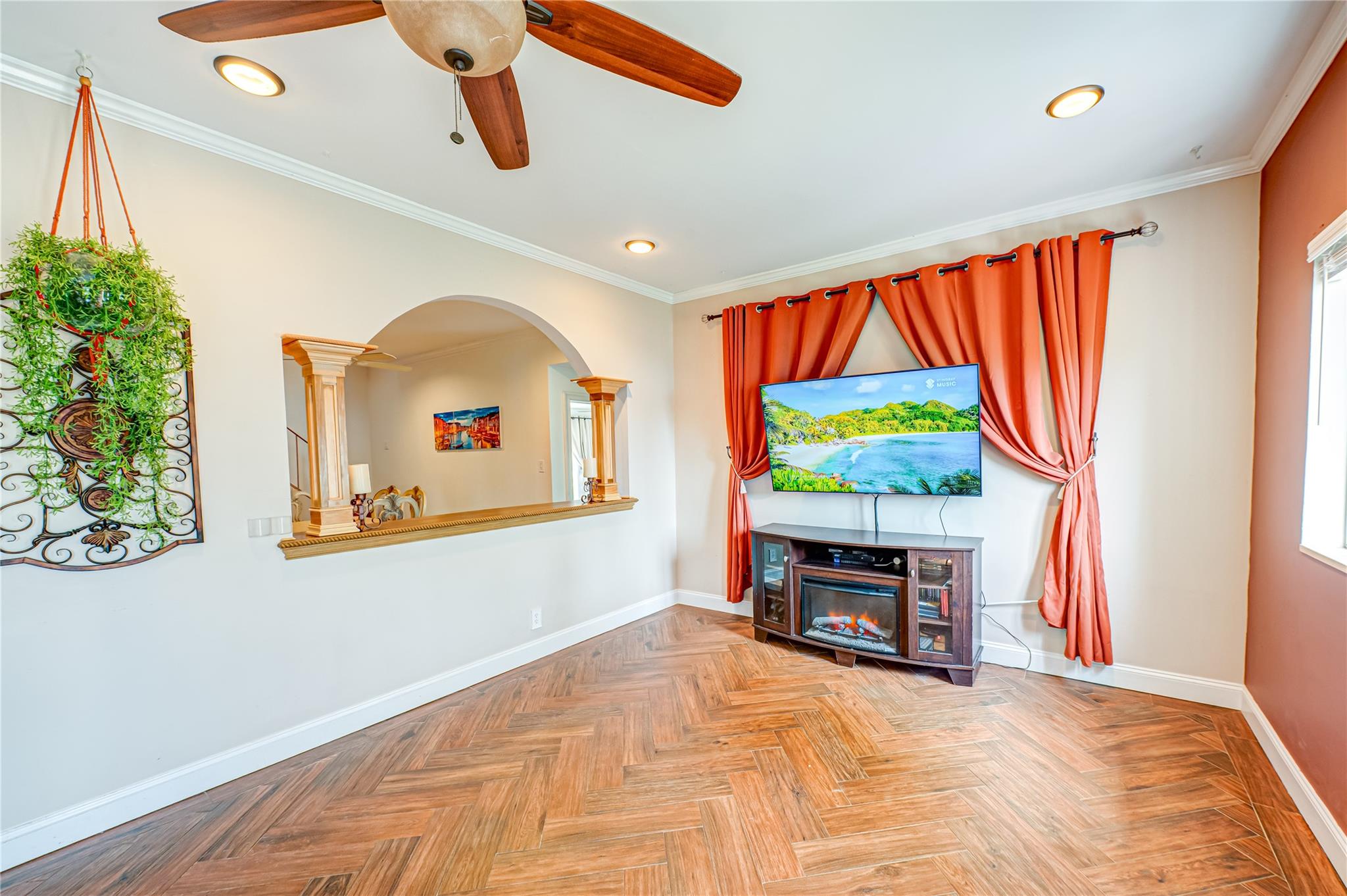 58 W Lido Prom, Lindenhurst, New York image 3