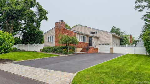 Homes For Rent - 16 Brookside Drive<br/> Huntington, NY 11743
