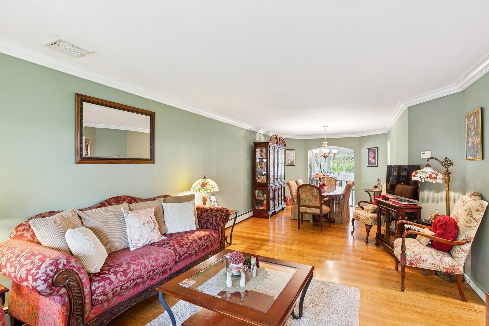 22 Ridge Road, Shirley, New York image 13