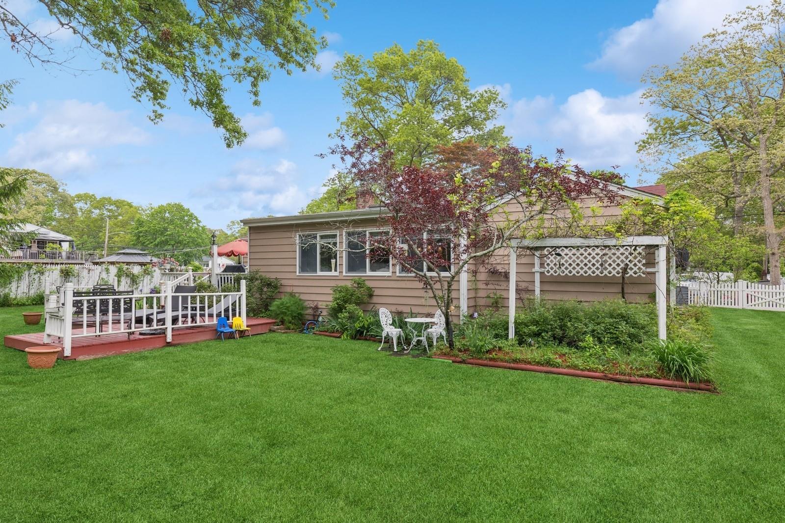 22 Ridge Road, Shirley, New York image 38