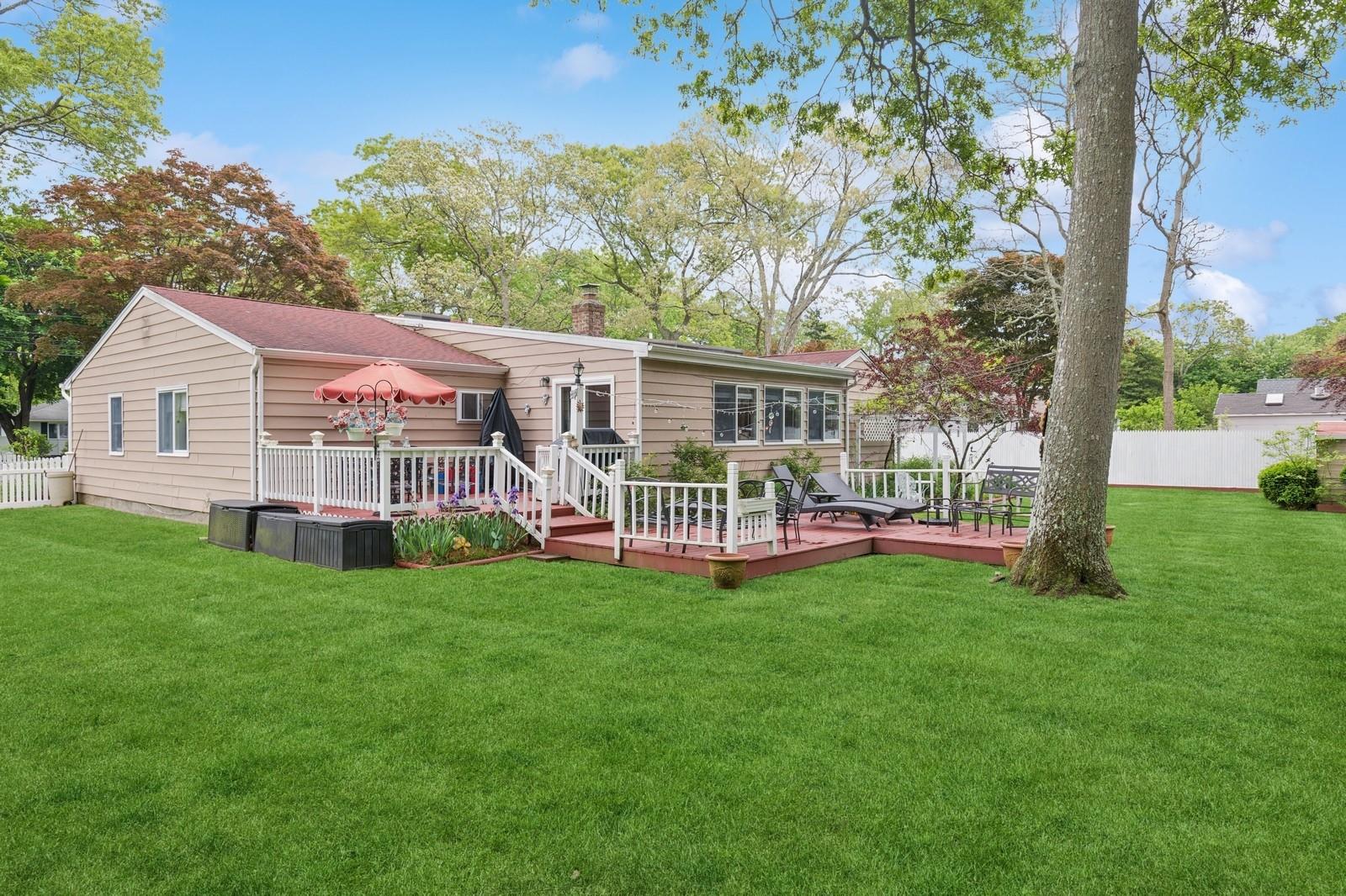 22 Ridge Road, Shirley, New York image 29